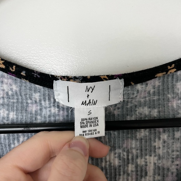 Tilly’s long sleeve floral blouse - Picture 4 of 4